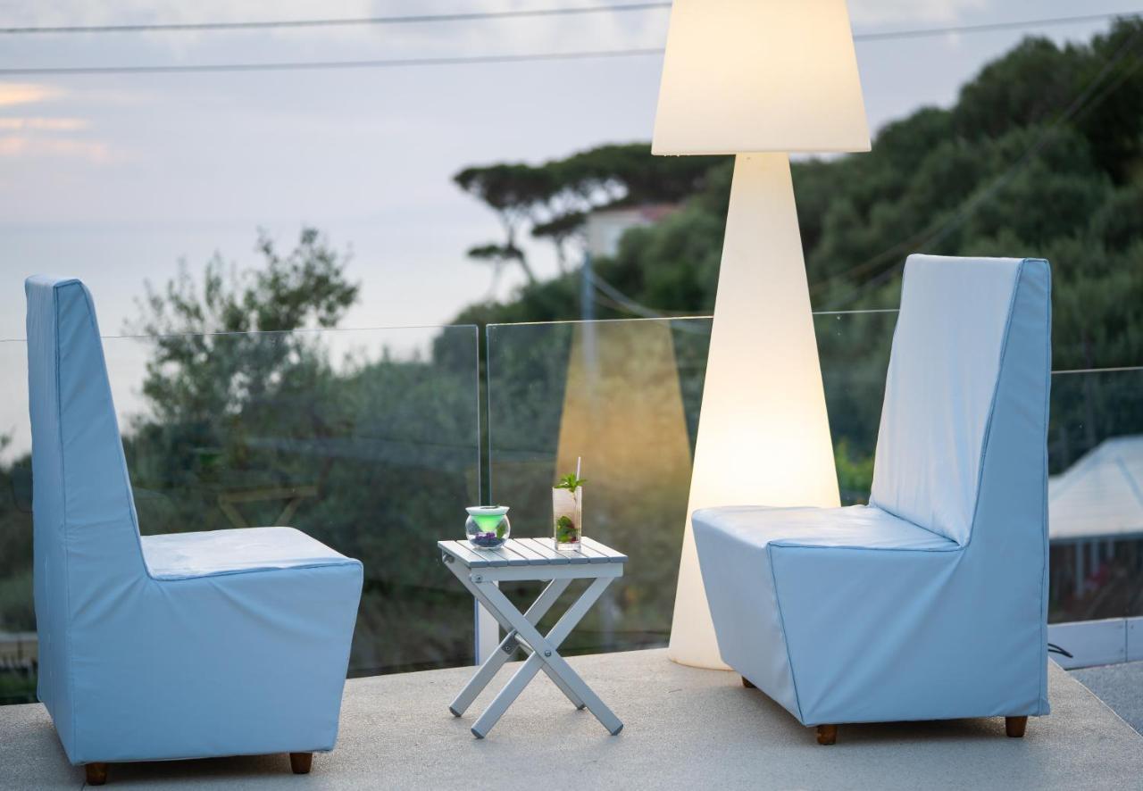 Relais Freedom Club Aparthotel Massa Lubrense Buitenkant foto