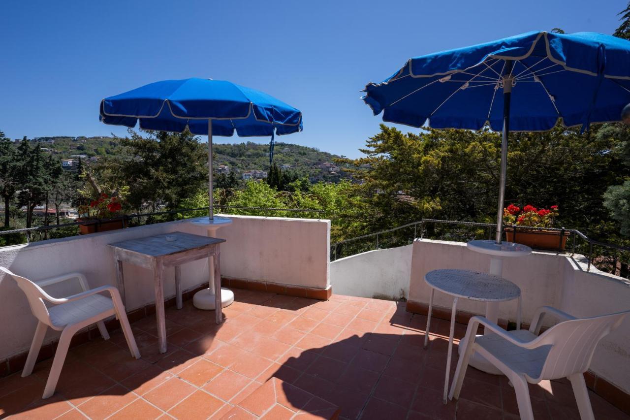 Relais Freedom Club Aparthotel Massa Lubrense Buitenkant foto