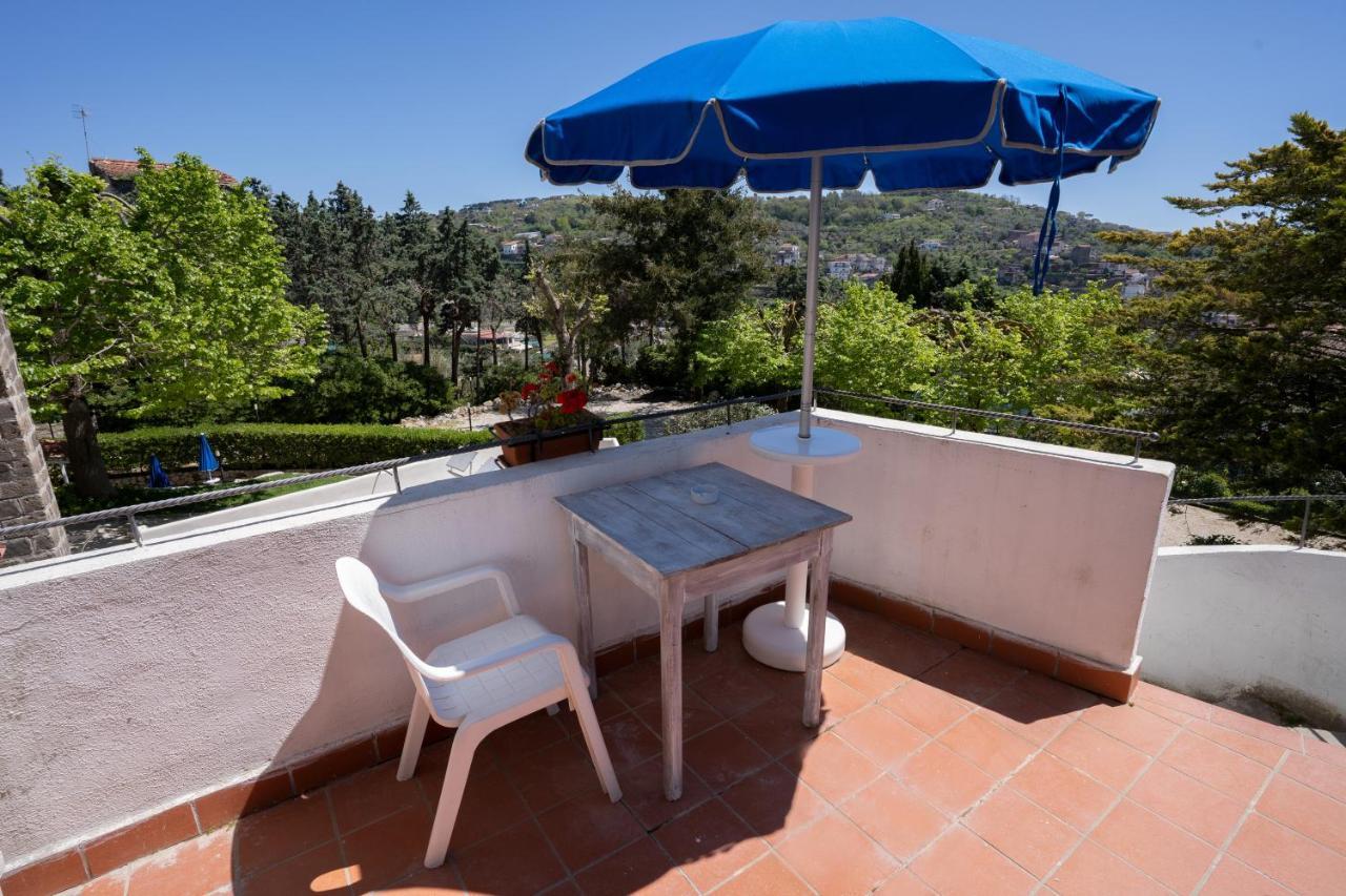 Relais Freedom Club Aparthotel Massa Lubrense Buitenkant foto
